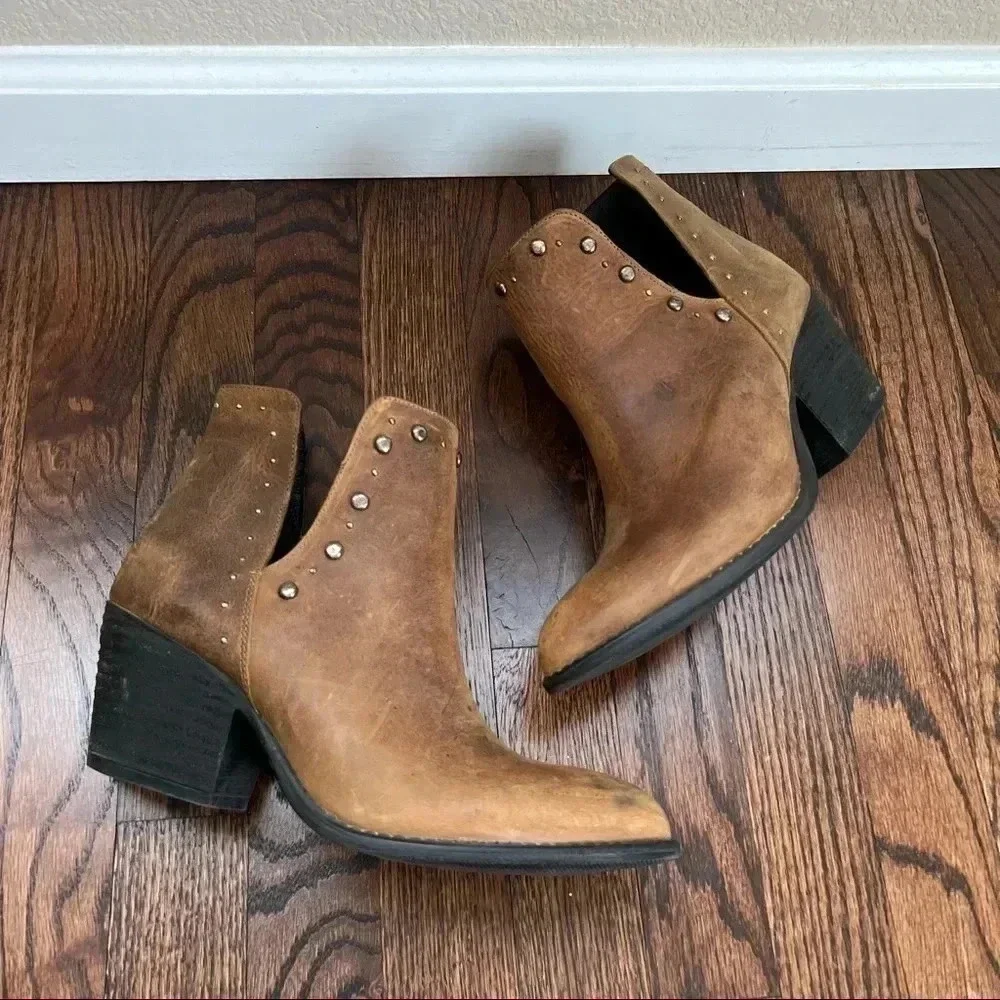 Musse & Cloud Aster Ankle Boots Booties Brown Leather Women’s size 10 Studs $105